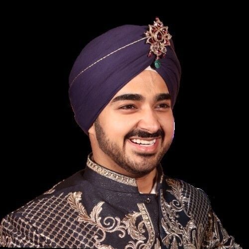 evan_luthra.jpeg